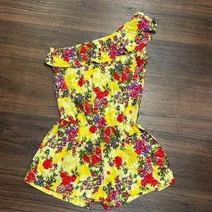 Body Central Pre Owned Boho Floral One Shoulder Romper.